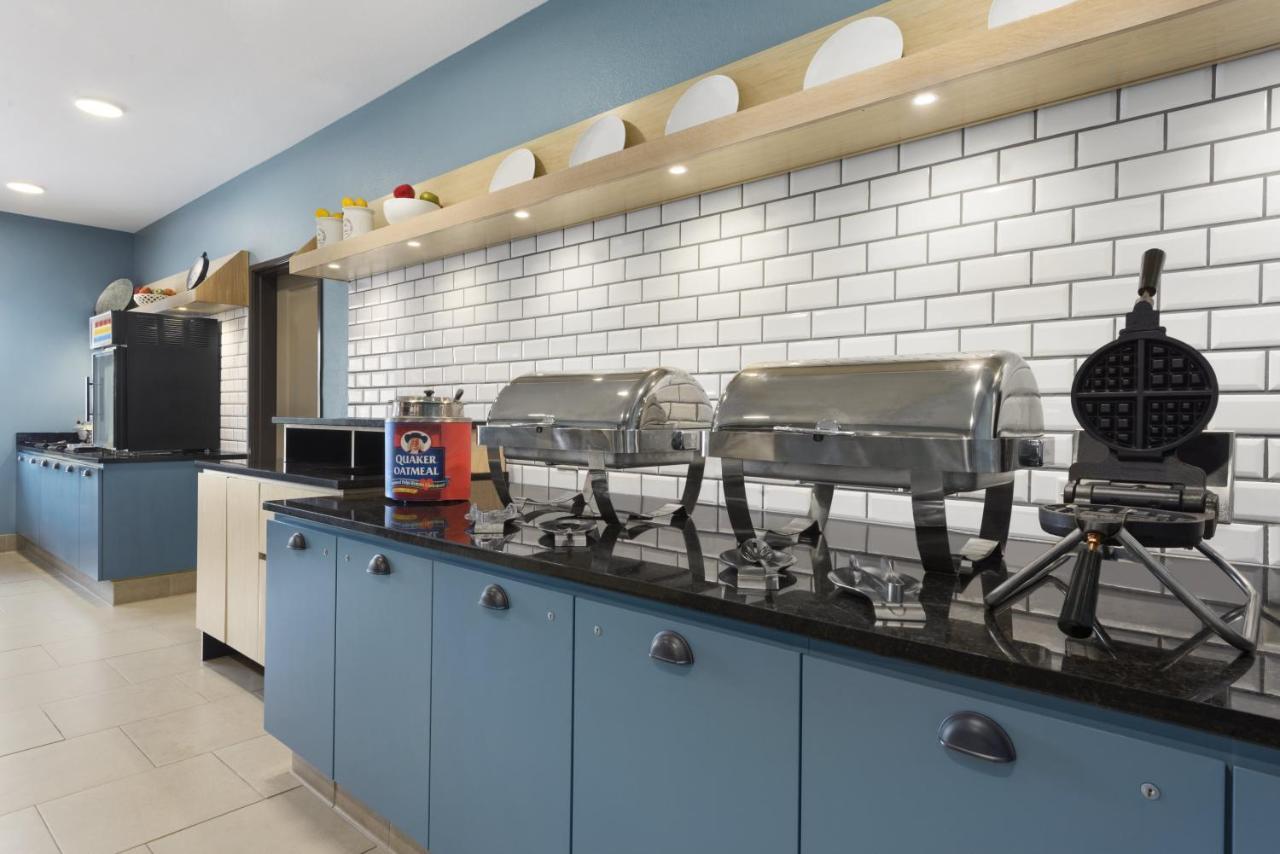 Country Inn & Suites By Radisson, Springfield Southeast Buitenkant foto