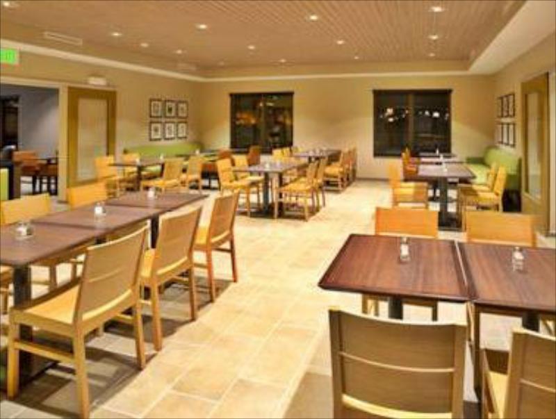 Country Inn & Suites By Radisson, Springfield Southeast Buitenkant foto