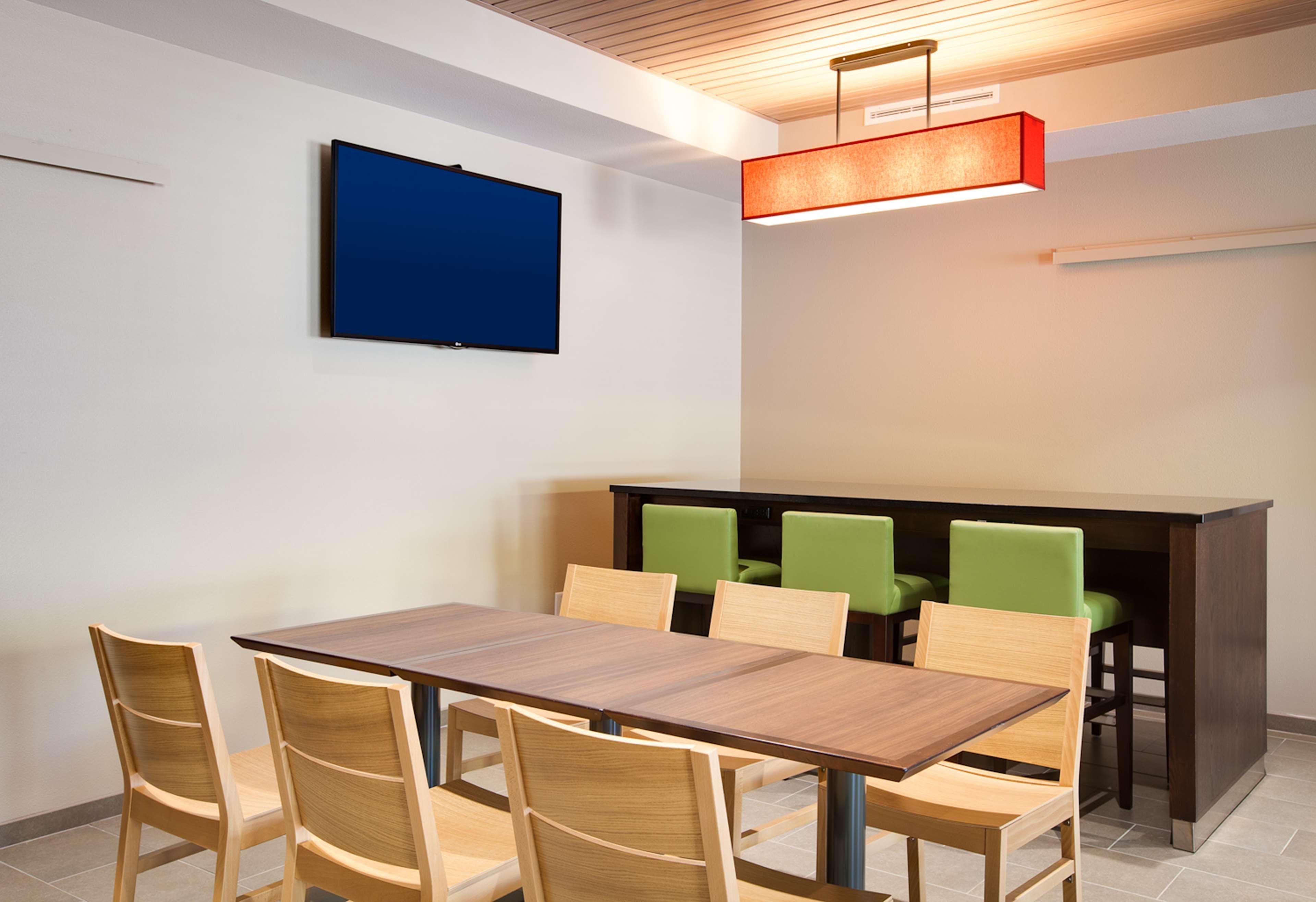 Country Inn & Suites By Radisson, Springfield Southeast Buitenkant foto